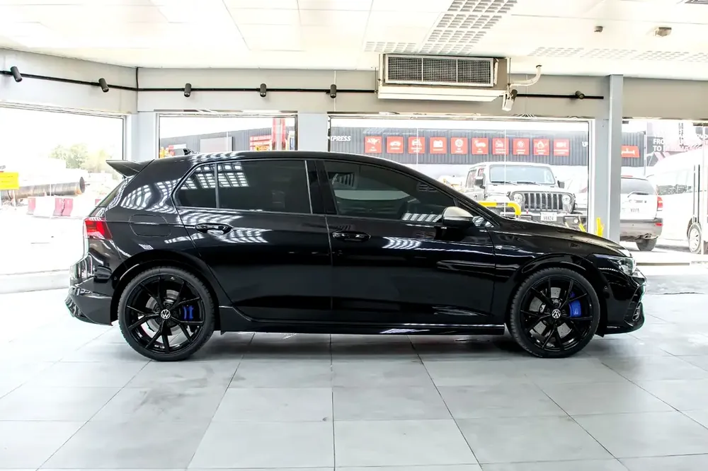 Volkswagen Golf R 2022 GCC specs - Image 4