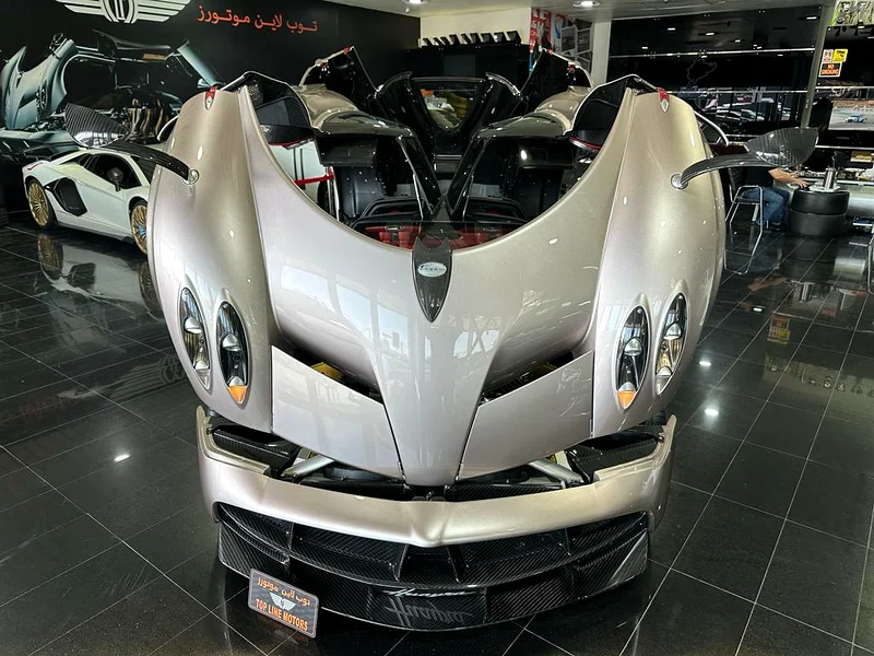 Pagani Huayra, 1 out of 100,Brand New Tyres , Full Service History ,GCC - Image 5