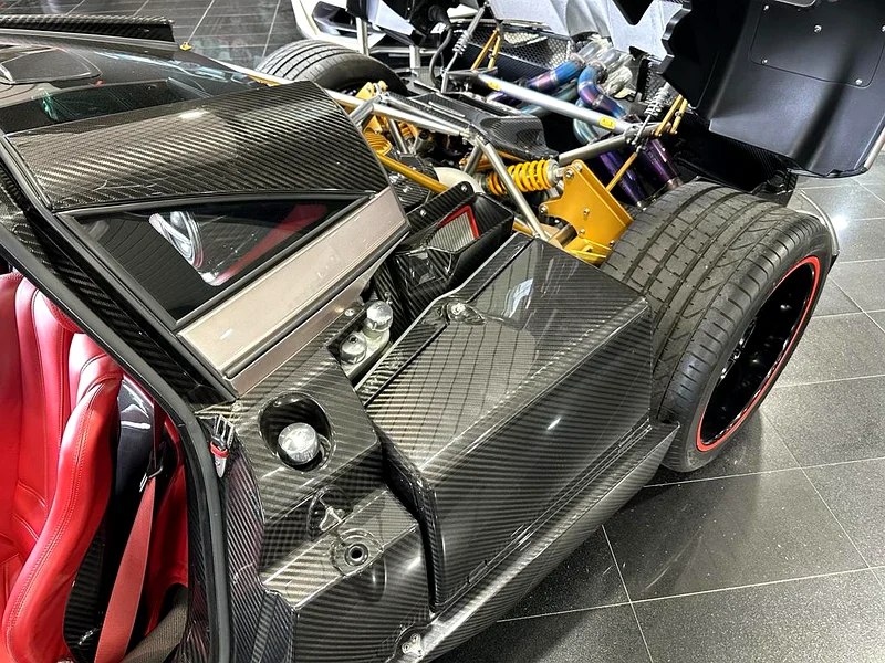 Pagani Huayra, 1 out of 100,Brand New Tyres , Full Service History ,GCC - Image 9