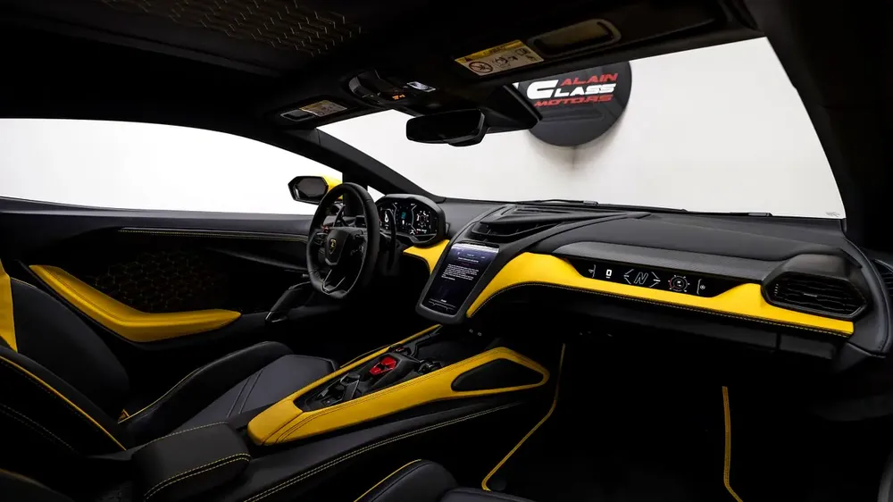 Lamborghini Revuelto 2024 - GCC - Under Warranty - Image 11