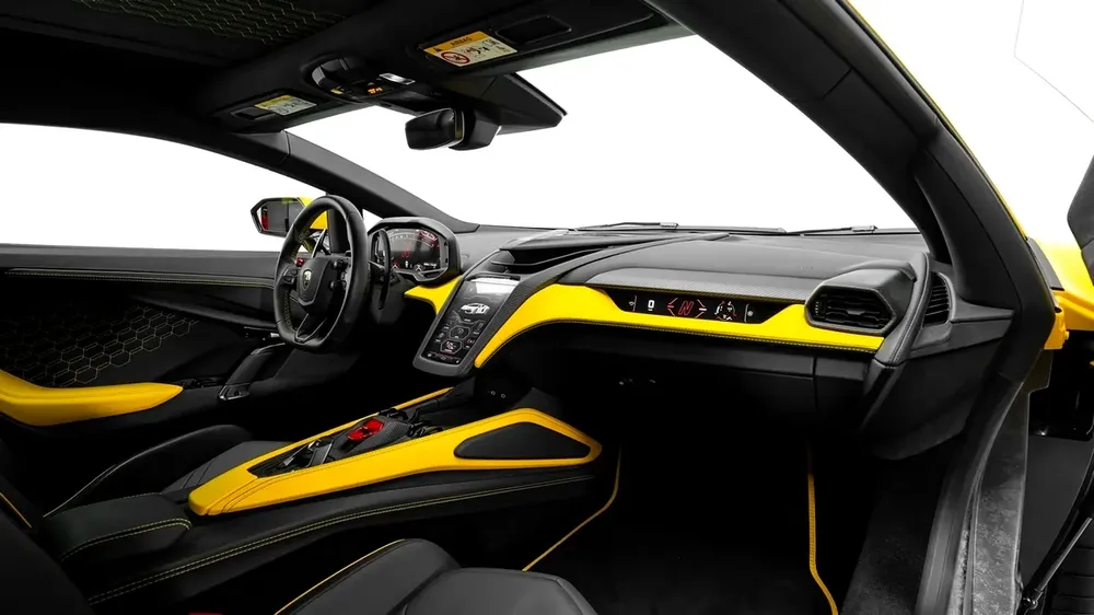 Lamborghini Revuelto 2024 - GCC - Under Warranty - Image 12