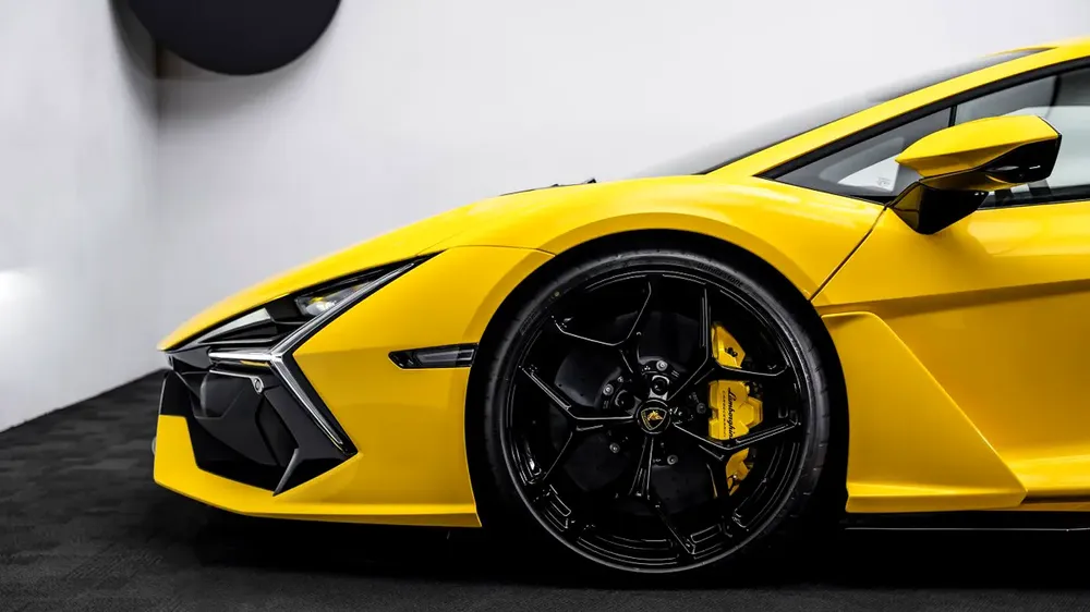 Lamborghini Revuelto 2024 - GCC - Under Warranty - Image 4