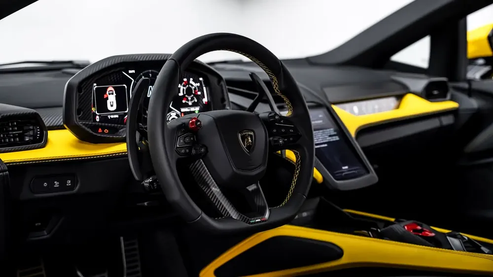 Lamborghini Revuelto 2024 - GCC - Under Warranty - Image 6