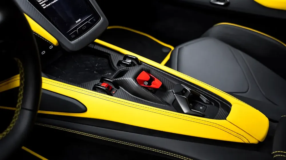 Lamborghini Revuelto 2024 - GCC - Under Warranty - Image 8