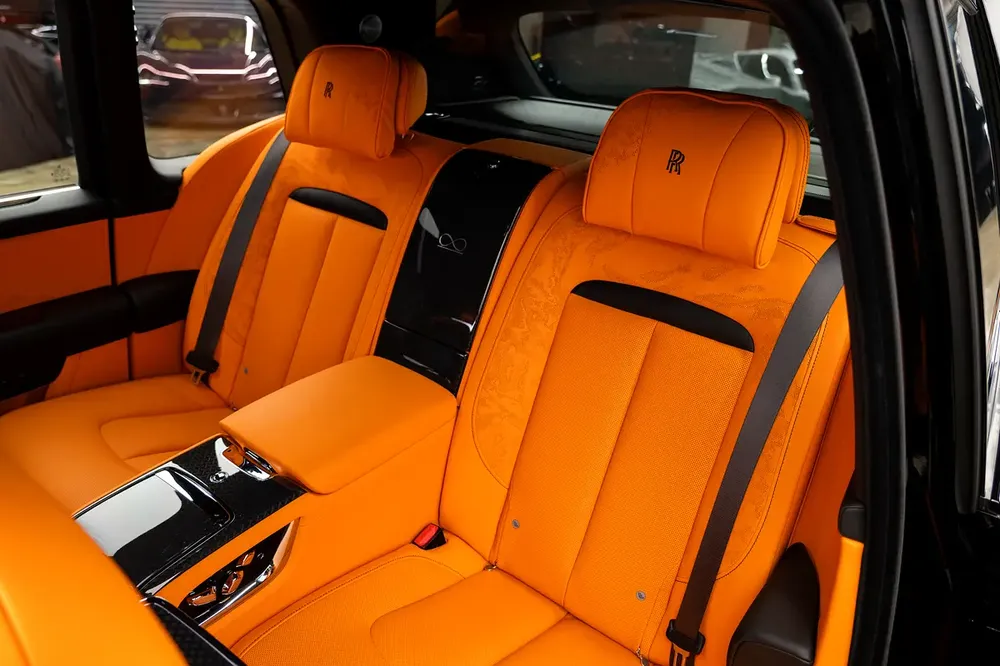 ROLLS ROYCE | CULLINAN BLACK BADGE | GCC SPECS | DEALER WARRANTY + SERVICE CONTRACT - Image 13