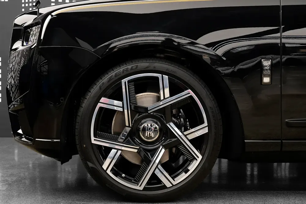 ROLLS ROYCE | CULLINAN BLACK BADGE | GCC SPECS | DEALER WARRANTY + SERVICE CONTRACT - Image 20