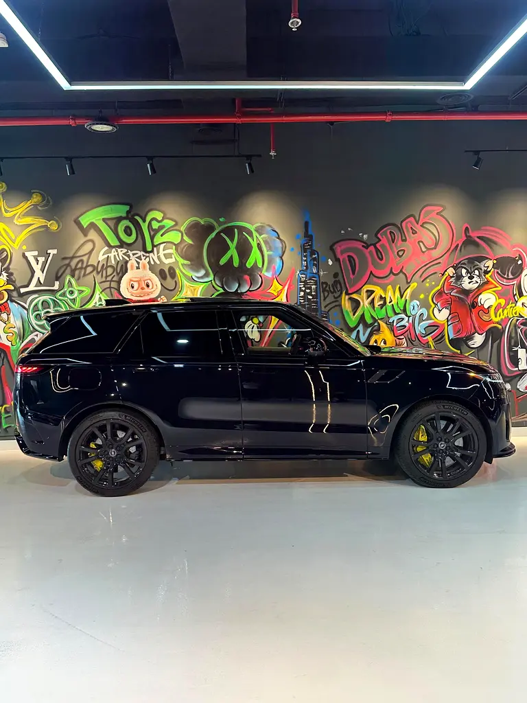 2025 Range Rover Sport SV Edition 2 | Full Carbon | Clean Title | Canadian Spec | Like New - Image 11