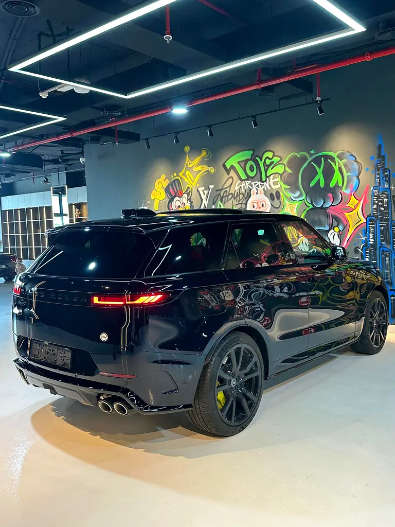 2025 Range Rover Sport SV Edition 2 | Full Carbon | Clean Title | Canadian Spec | Like New - Image 7