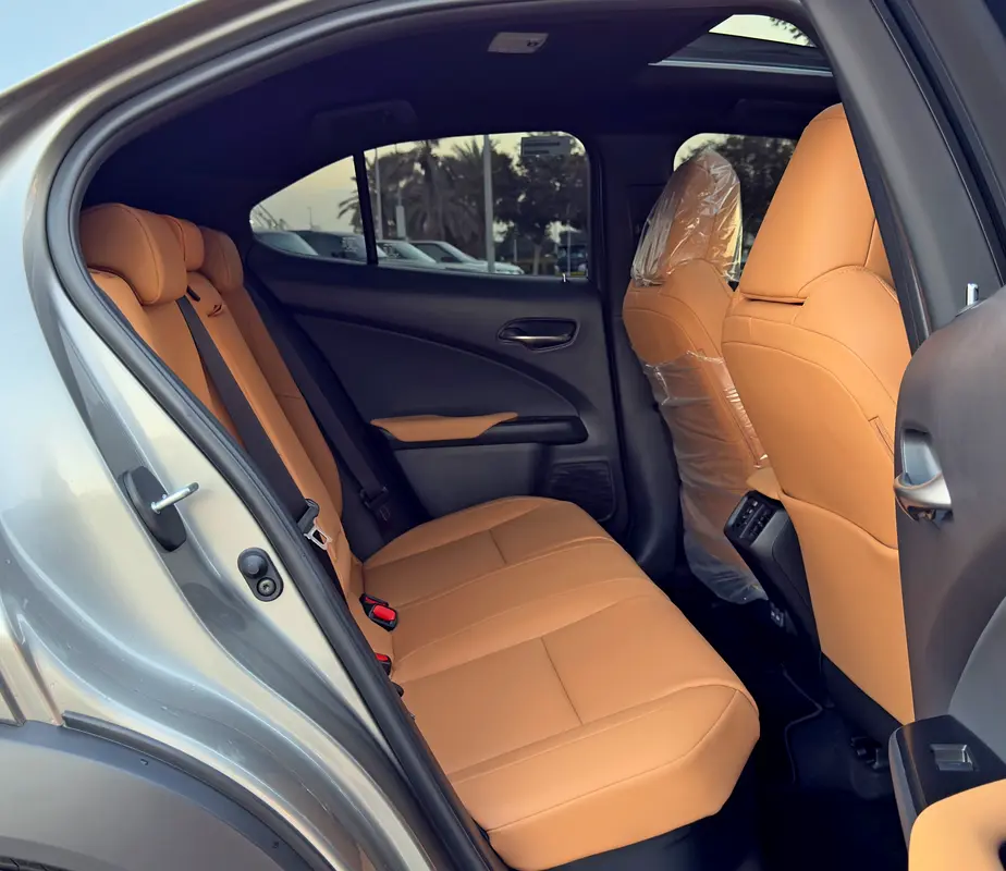 2025 Lexus UX300h, Dealer Warranty, GCC Specifications - Image 12