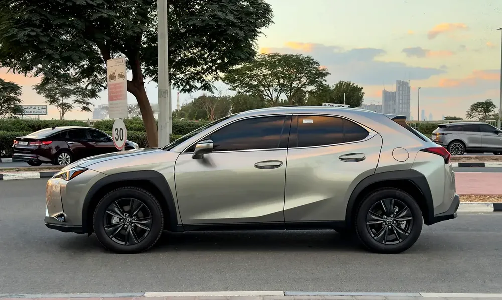 2025 Lexus UX300h, Dealer Warranty, GCC Specifications - Image 4
