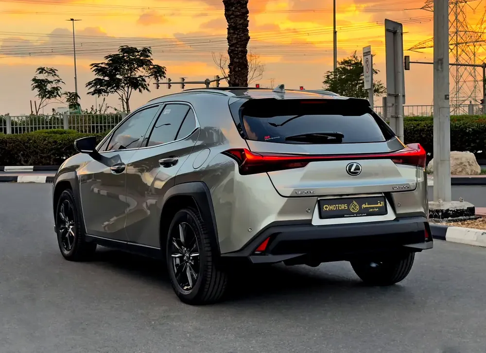 2025 Lexus UX300h, Dealer Warranty, GCC Specifications - Image 5