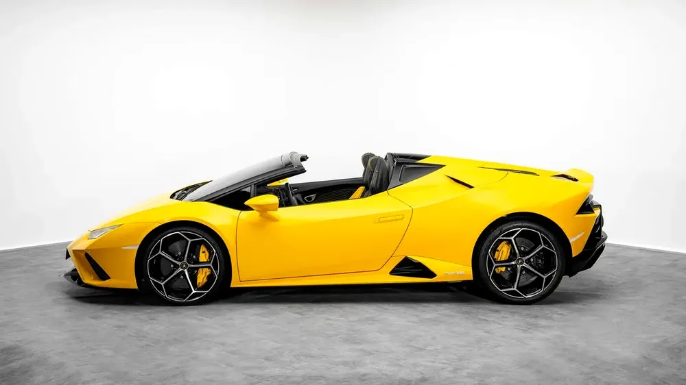 Lamborghini Huracan EVO Spyder RWD - 2023 - Korean Specs - Image 17