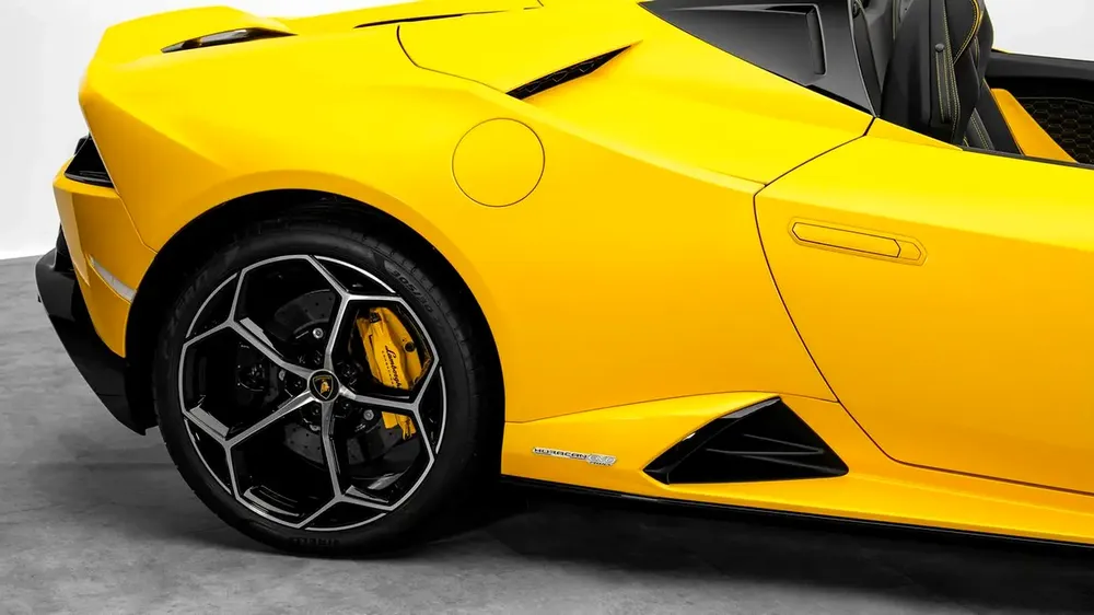 Lamborghini Huracan EVO Spyder RWD - 2023 - Korean Specs - Image 18