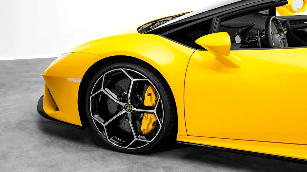 Lamborghini Huracan EVO Spyder RWD - 2023 - Korean Specs - Image 4