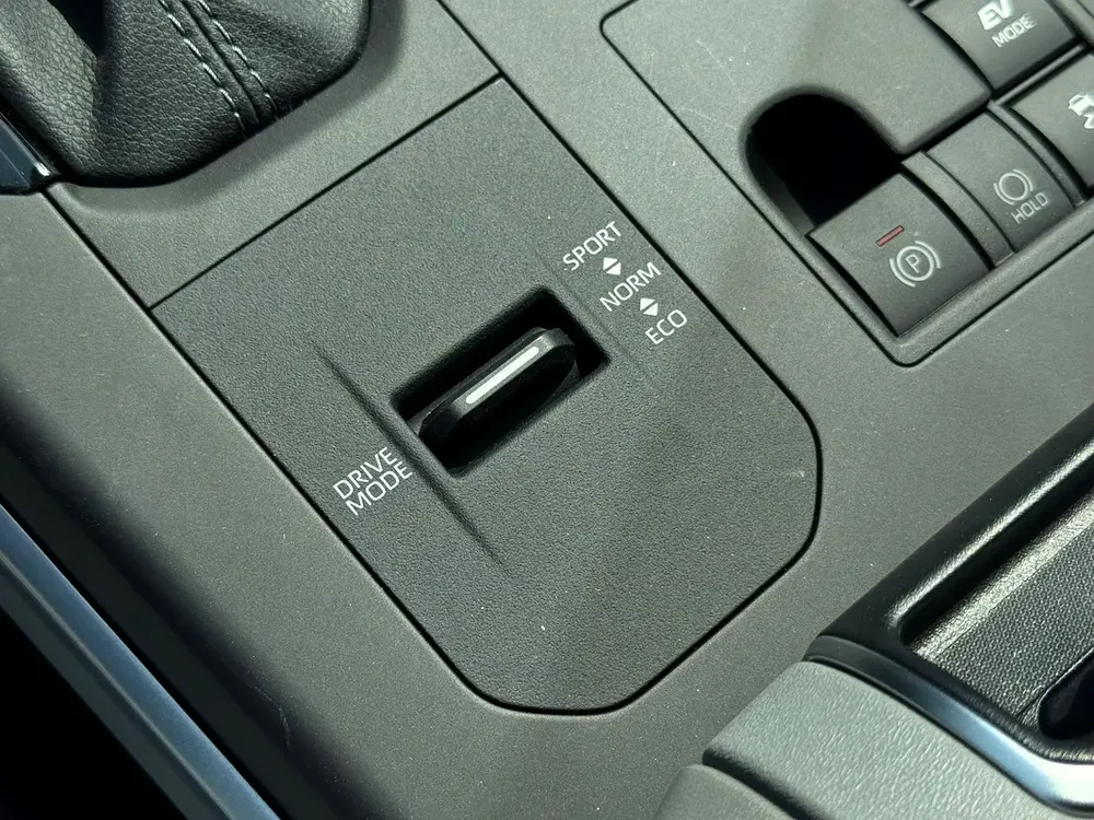 TOYOTA HIGLANDER GLE 2025 GCC 2.5L HEV - Image 14