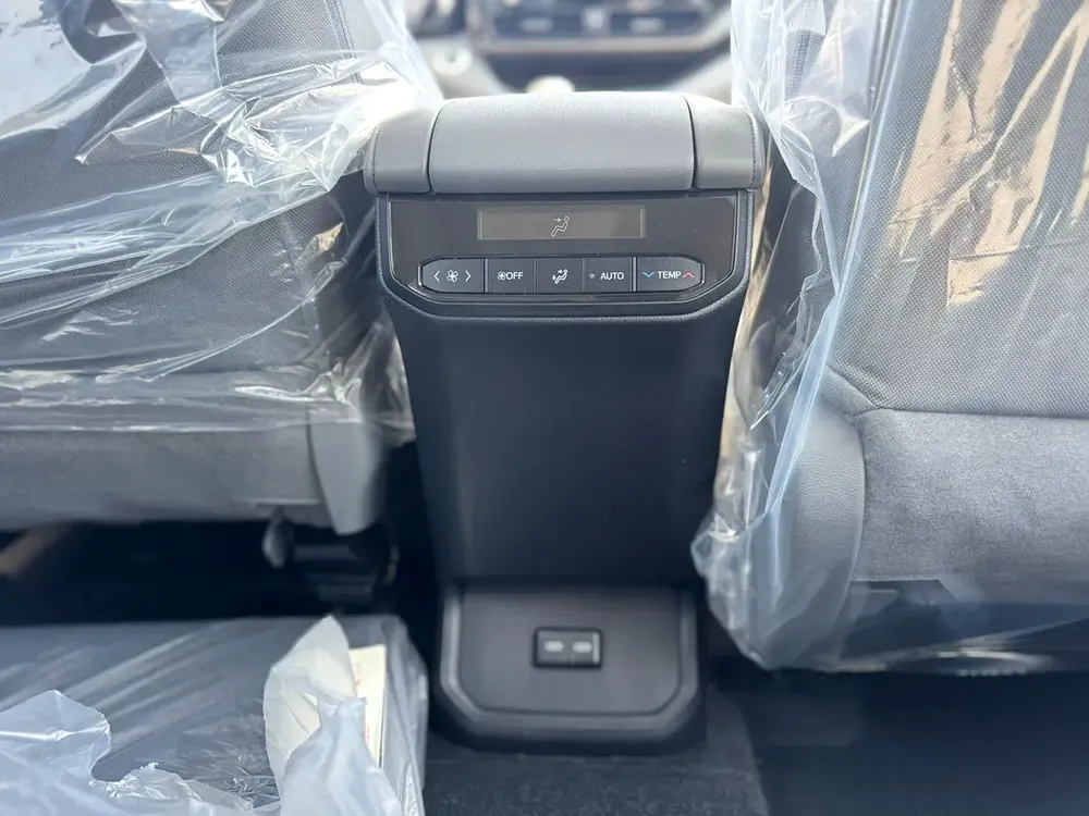 TOYOTA HIGLANDER GLE 2025 GCC 2.5L HEV - Image 16