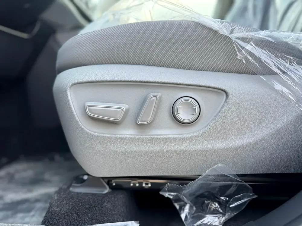 TOYOTA HIGLANDER GLE 2025 GCC 2.5L HEV - Image 18