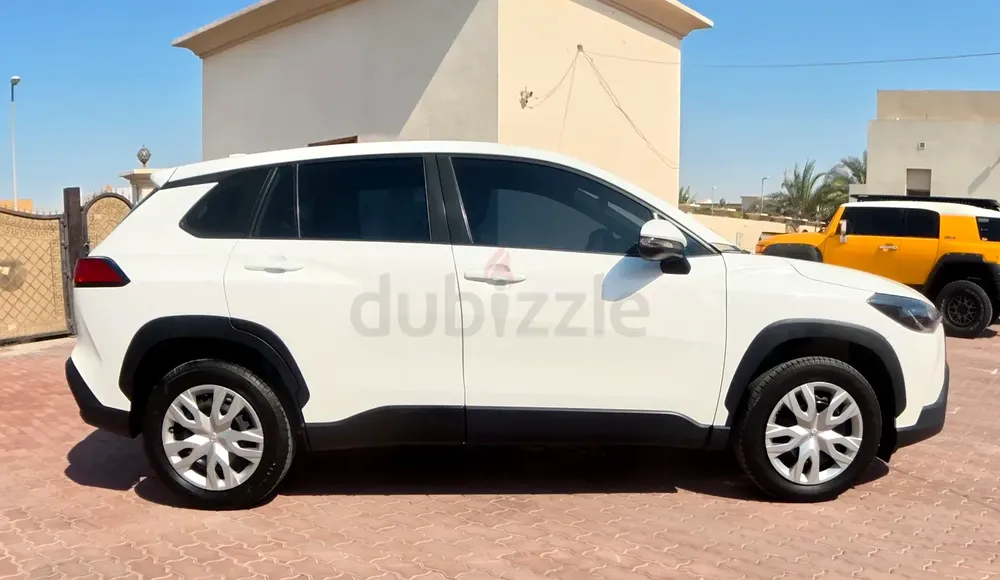 2023 TOYOTA COROLLA CROSS-GCC SPECIFICATION-EXCELLENT CONDITION - Image 4