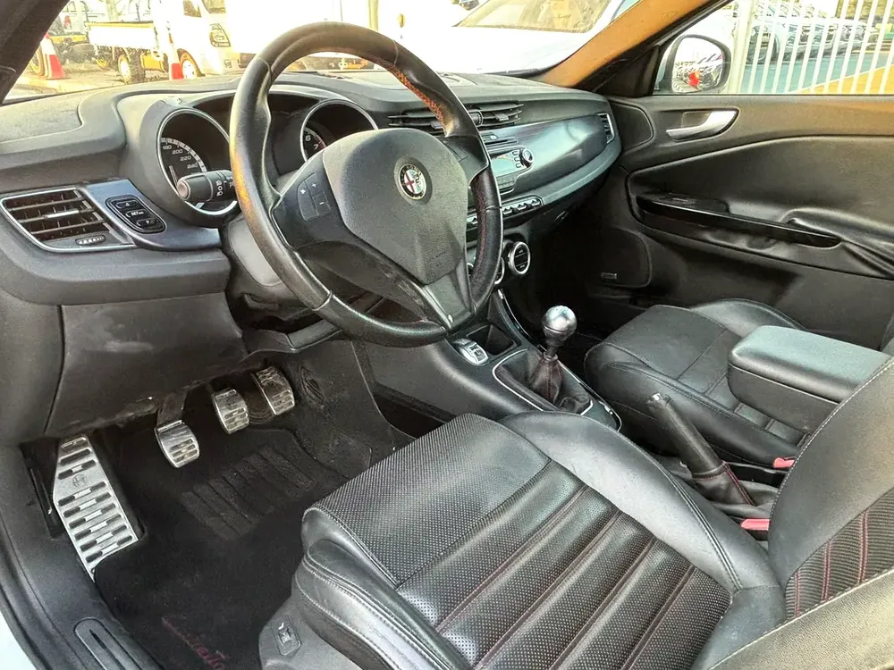 ALFA RIMIO GIULIETTA TURBO F6 MANUAL FRESH JAPAN IMPORTED - Image 10