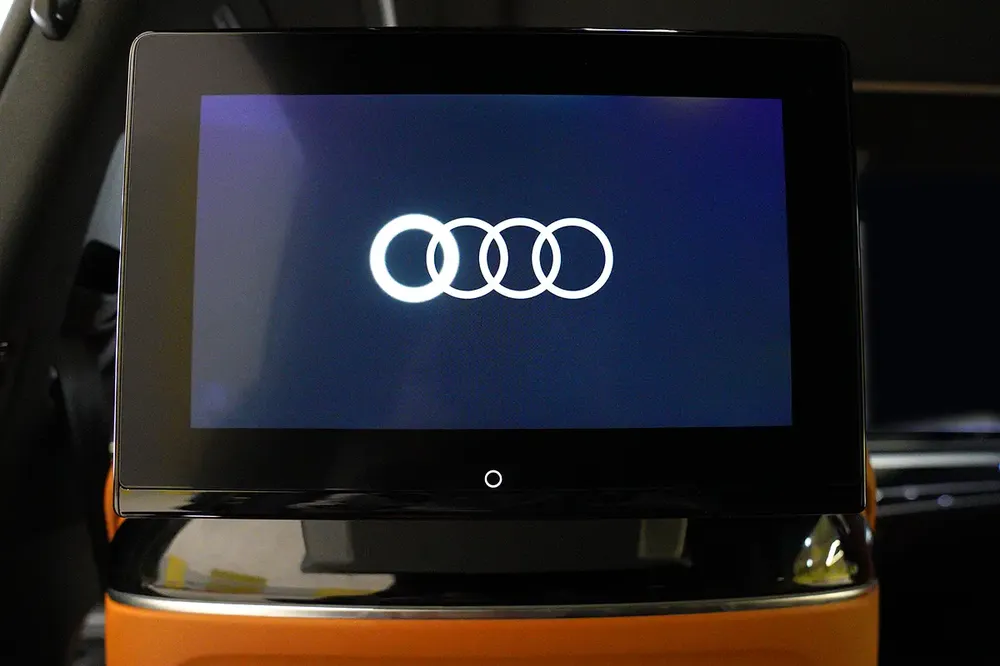 Audi A8 55 TFSI Quattro - 2022 - Image 10