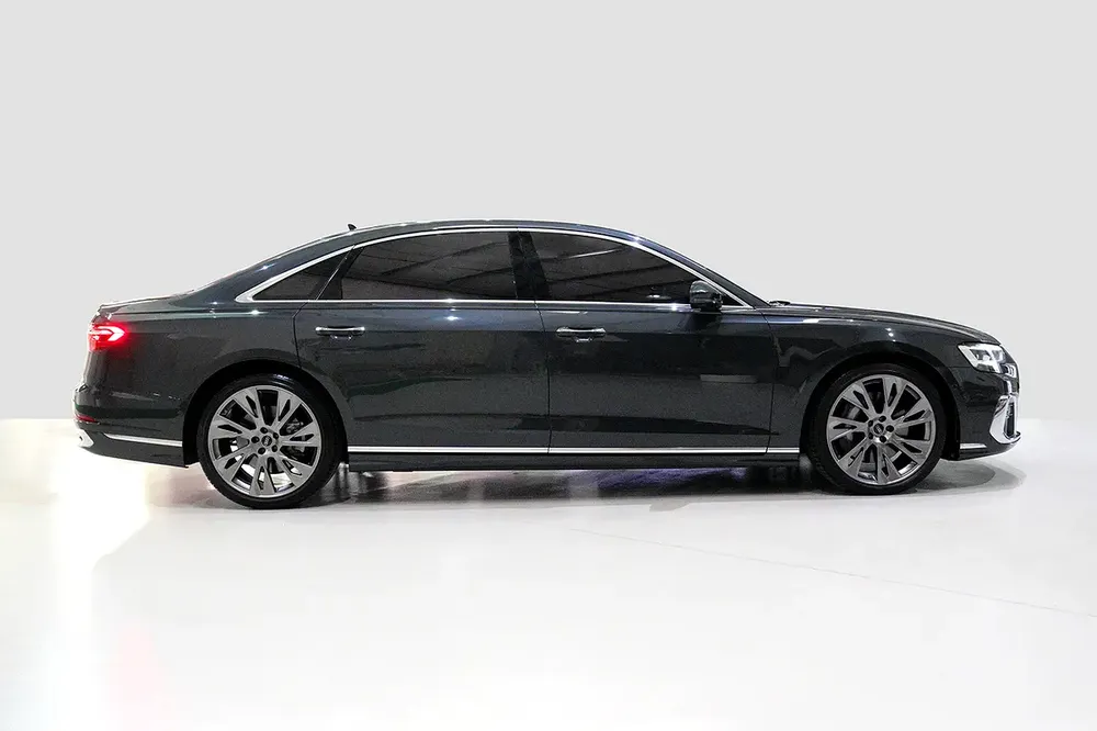 Audi A8 55 TFSI Quattro - 2022 - Image 14