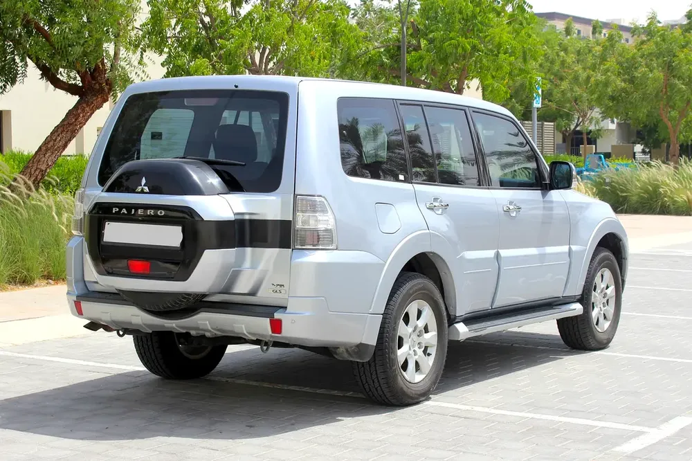Mitsubishi Pajero 3.5 4wd GL 2016 IMMACULATE CONDITION - Image 7