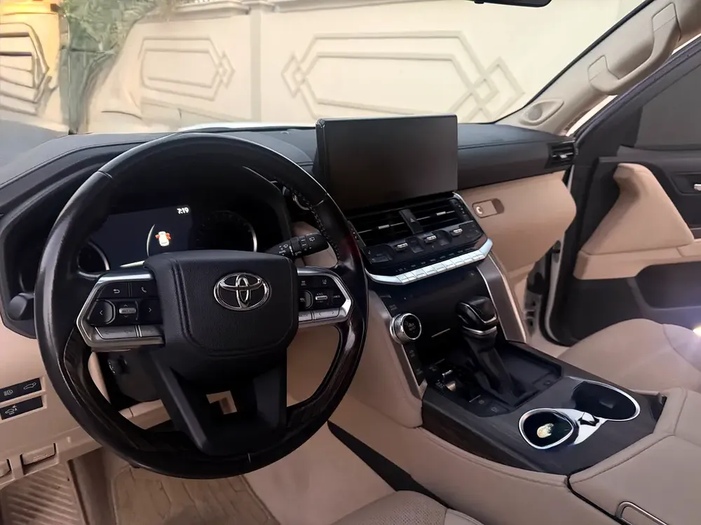 Toyota Land Cruiser VXR Twin Turbo 2023 100% Accident Free  Full Agency Maintained - Image 6