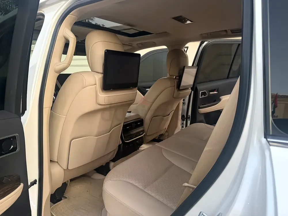 Toyota Land Cruiser VXR Twin Turbo 2023 100% Accident Free  Full Agency Maintained - Image 8