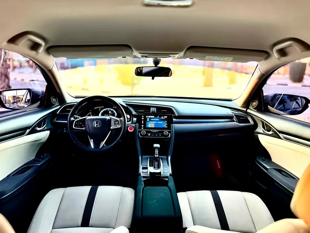 Honda Civic 2021 LXi - GCC Specs - Excellent Condition - Image 11