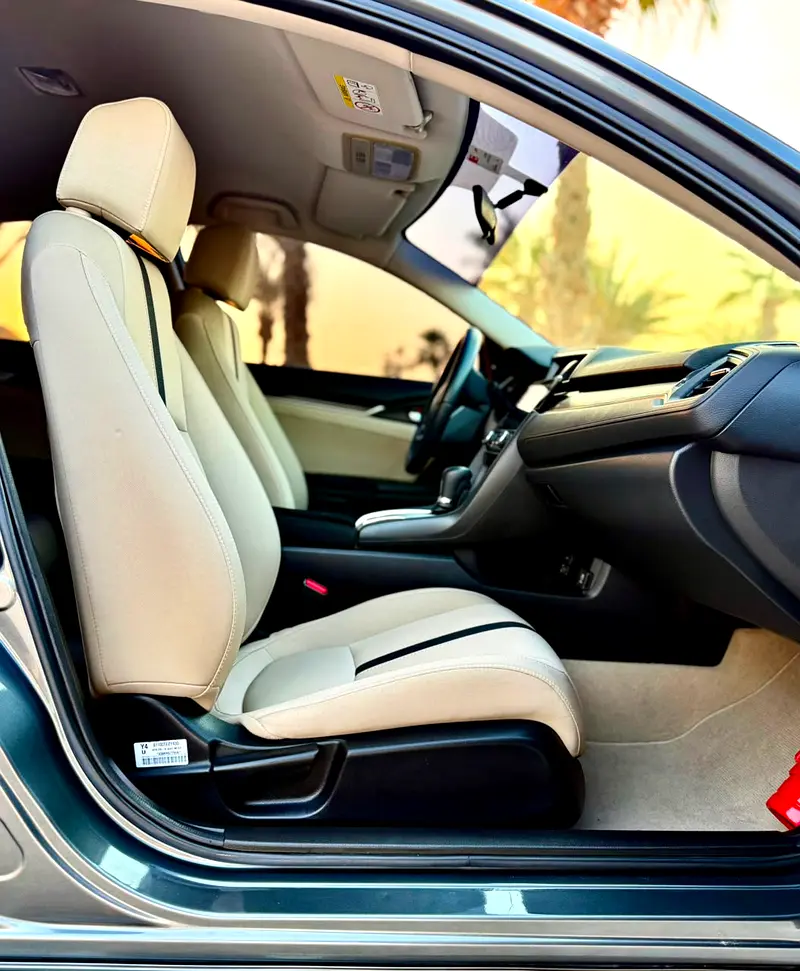 Honda Civic 2021 LXi - GCC Specs - Excellent Condition - Image 12