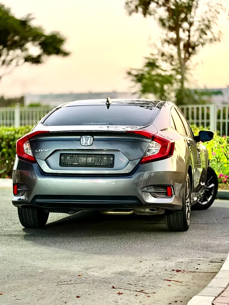 Honda Civic 2021 LXi - GCC Specs - Excellent Condition - Image 6