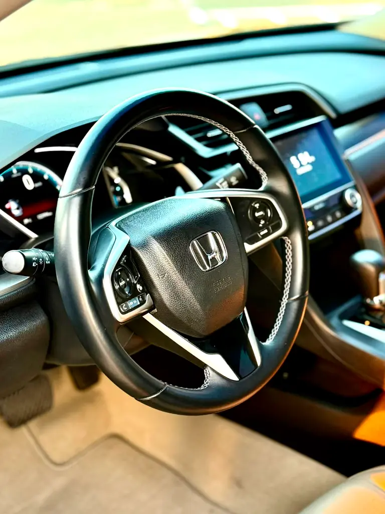Honda Civic 2021 LXi - GCC Specs - Excellent Condition - Image 8