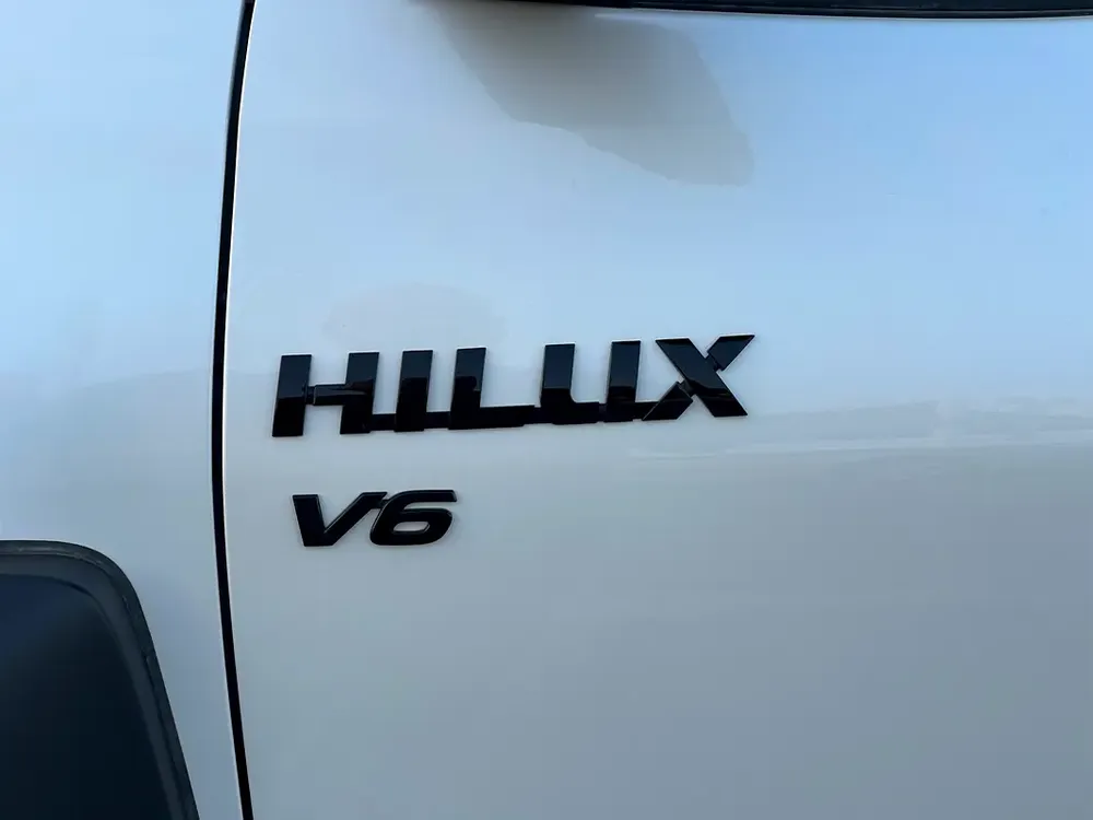 2026 Toyota Hilux GR Sport petrol - GCC S - Image 10
