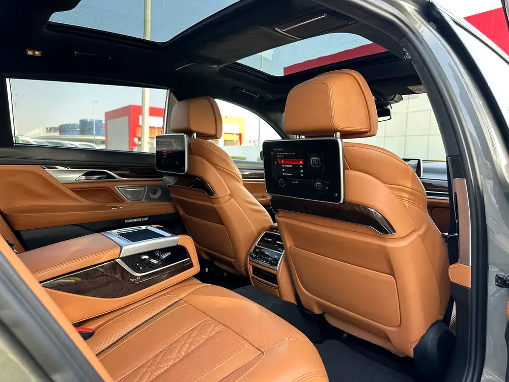 BMW 760Li xDrive M Sport 2018 (GCC – Low Mileage – M Sport Package – Excellent Condition) - Image 15