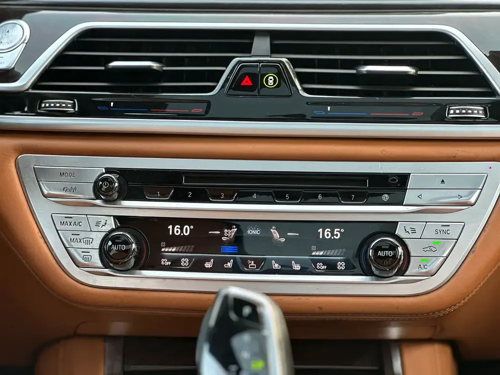 BMW 760Li xDrive M Sport 2018 (GCC – Low Mileage – M Sport Package – Excellent Condition) - Image 18