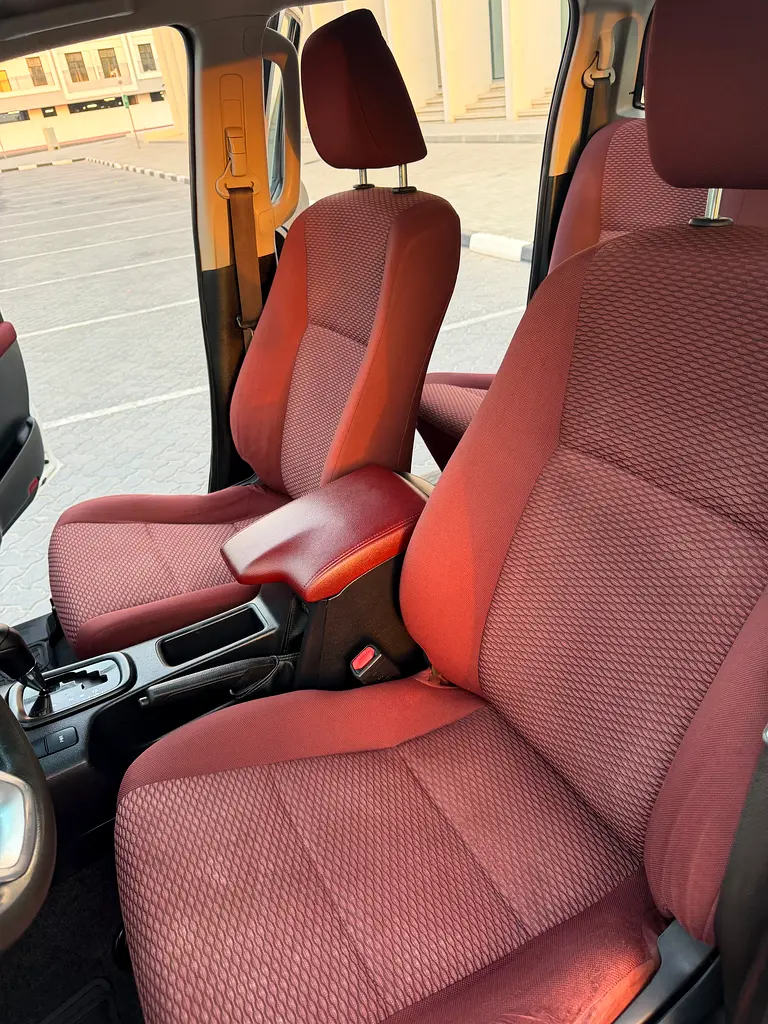 Toyota Hilux Double Cab DLX 2022 - GCC Specs Diesel 4X4 - Image 16