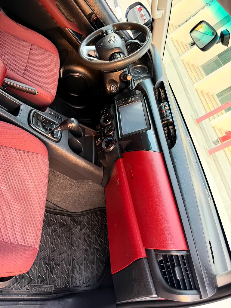 Toyota Hilux Double Cab DLX 2022 - GCC Specs Diesel 4X4 - Image 19