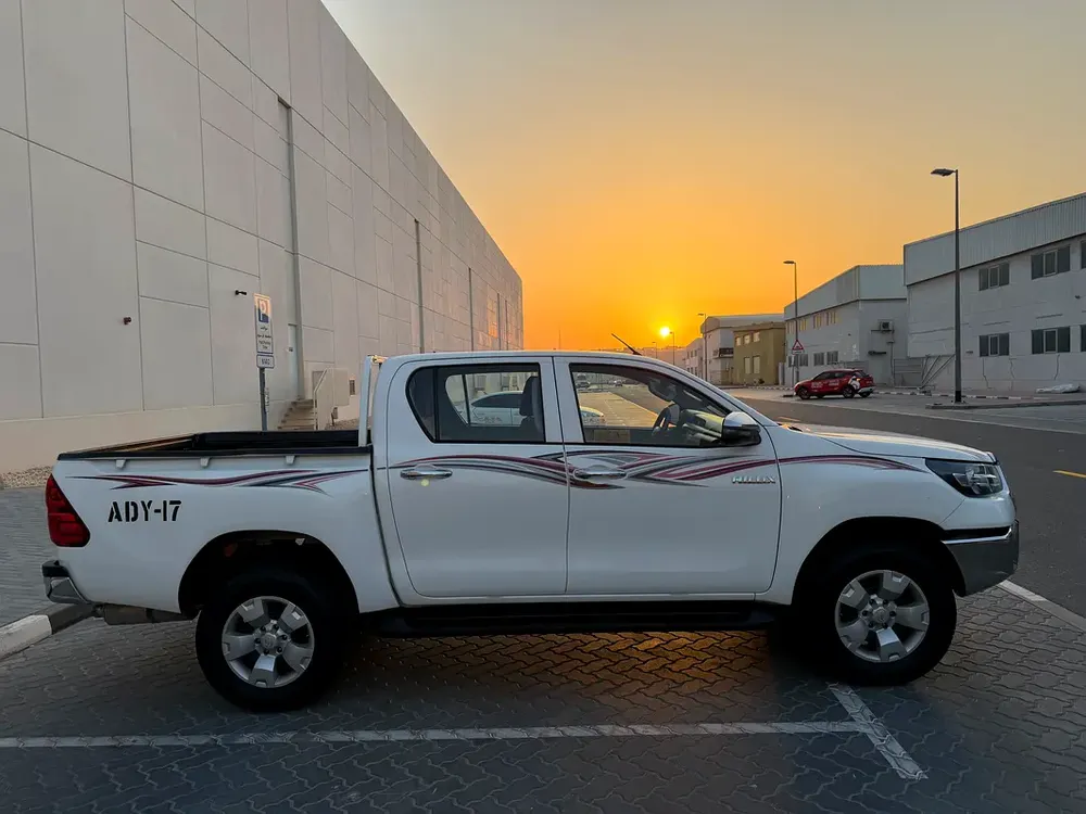 Toyota Hilux Double Cab DLX 2022 - GCC Specs Diesel 4X4 - Image 20