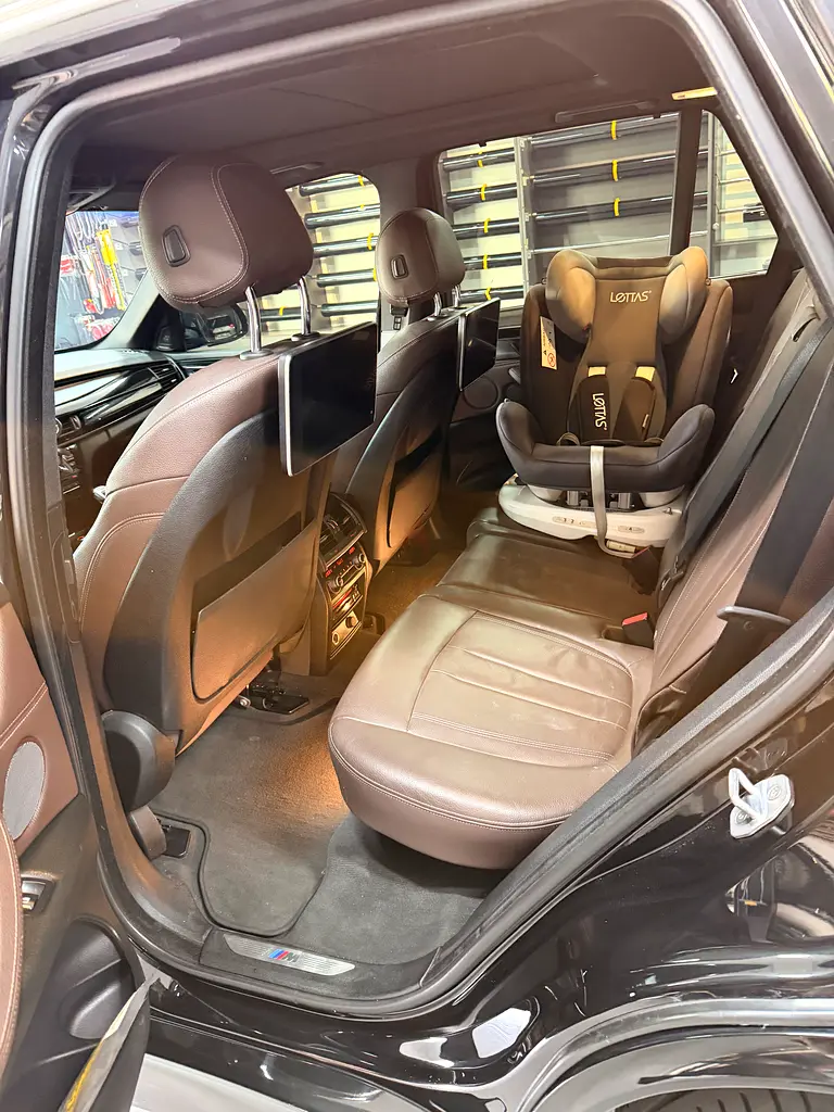 BMW X5 xDrive35i M Sport 2018 | GCC Specs | Pristine Condition - Image 16