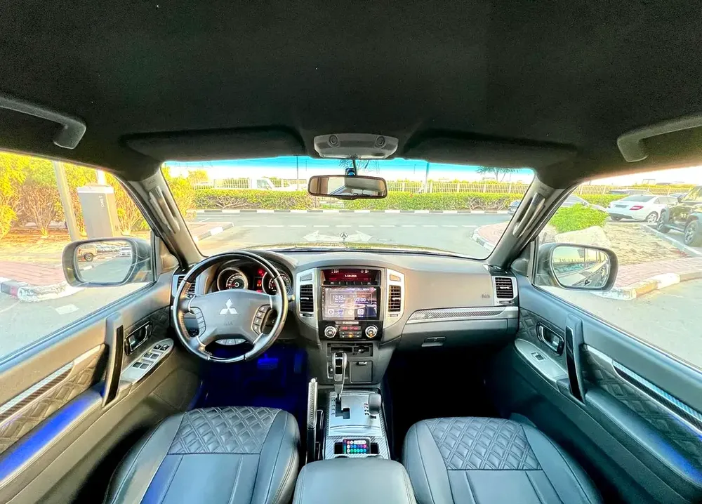 MITSUBISHI PAJERO SIGNATUE 2020 GCC - Image 12