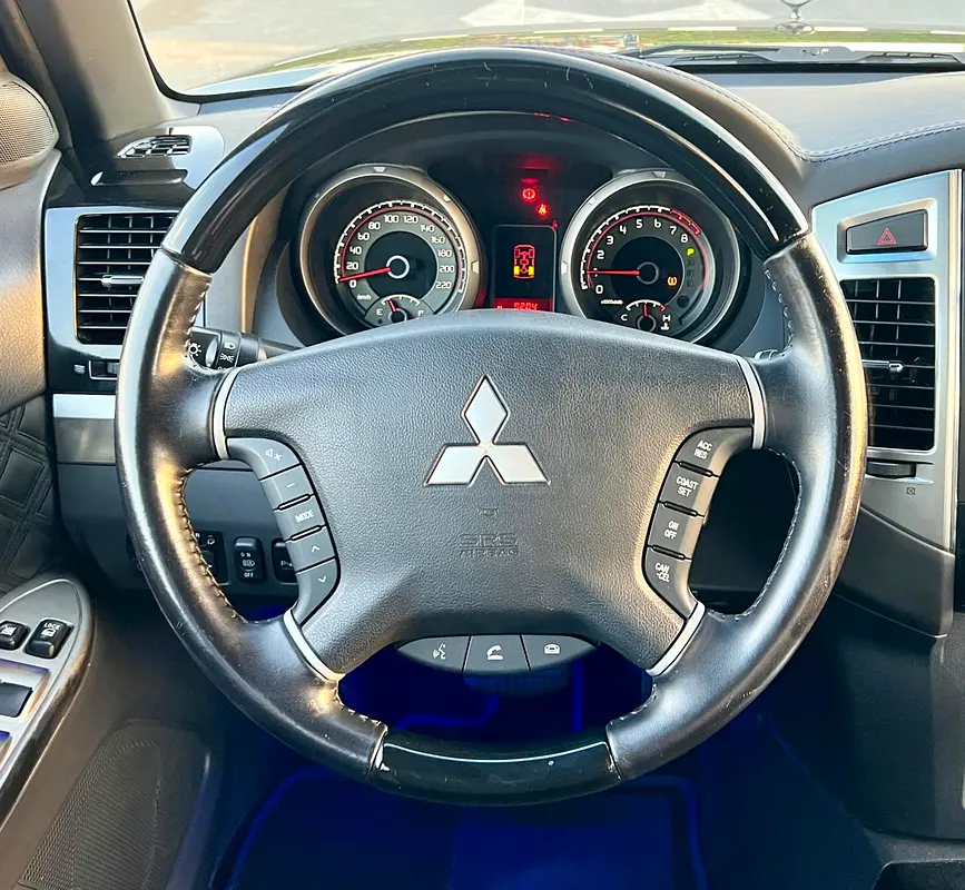MITSUBISHI PAJERO SIGNATUE 2020 GCC - Image 17