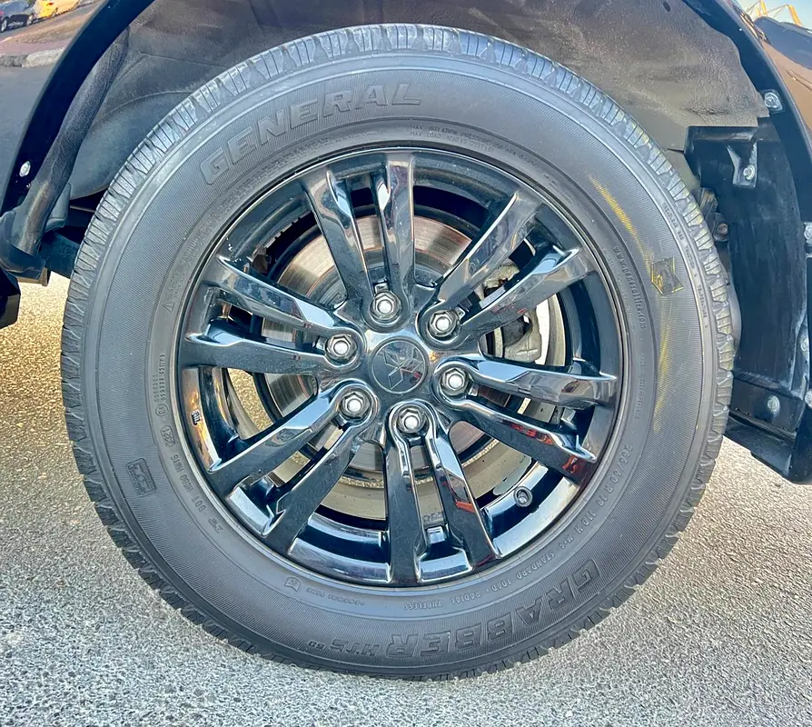 MITSUBISHI PAJERO SIGNATUE 2020 GCC - Image 19