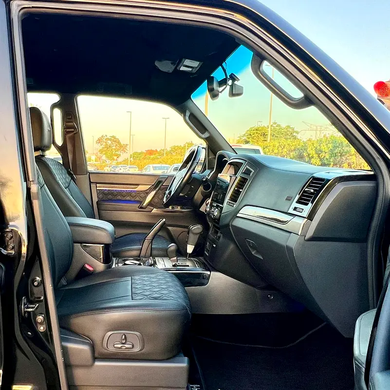 MITSUBISHI PAJERO SIGNATUE 2020 GCC - Image 9