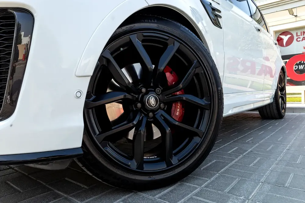 Range Rover Sport SVR 2020 GCC | Warranty | Flexible D.P. - Image 10