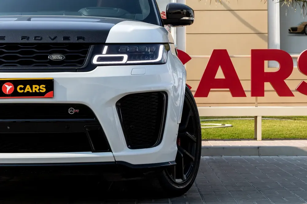 Range Rover Sport SVR 2020 GCC | Warranty | Flexible D.P. - Image 4