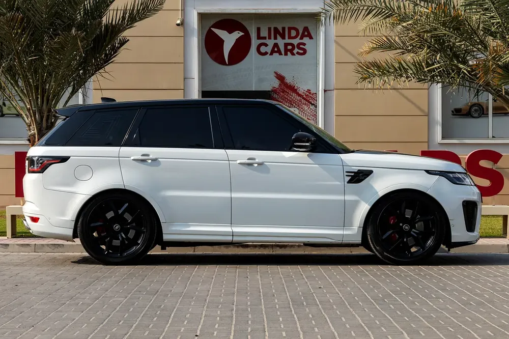Range Rover Sport SVR 2020 GCC | Warranty | Flexible D.P. - Image 9