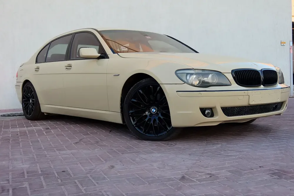 BMW 7-Series 740i 2007 | GCC Specs | Luxury Sedan - Image 4