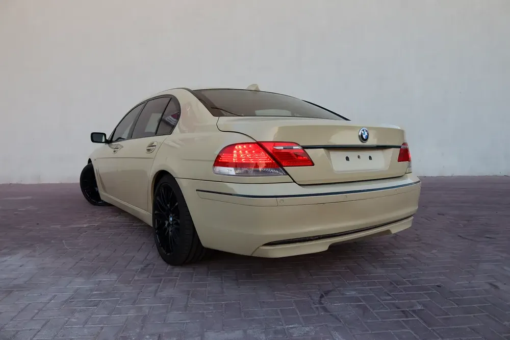 BMW 7-Series 740i 2007 | GCC Specs | Luxury Sedan - Image 9