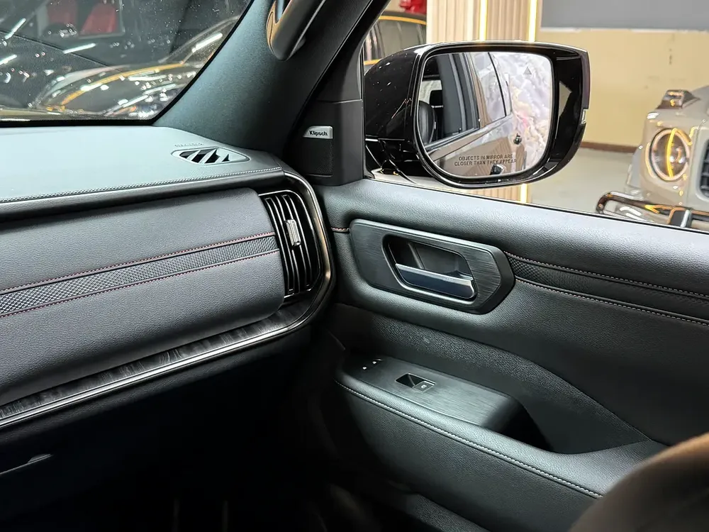 2025 Nissan Armada Platinum - American Specs - Pristine Condition - Image 11
