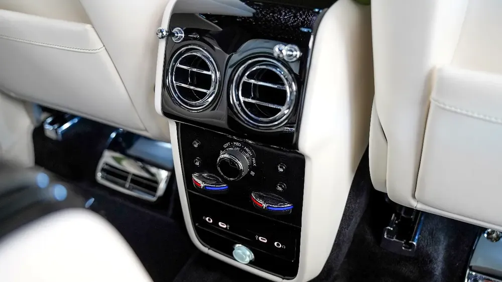Rolls-Royce Cullinan 2026 - Image 15